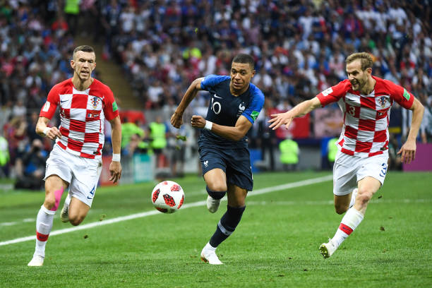 后卫不仅拥 后卫不仅拥